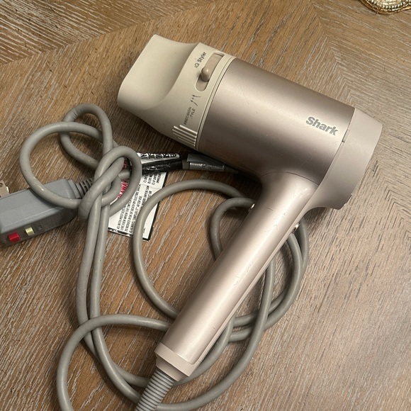 Shark HyperAlRionic Hair Dryer - Picture 7 of 8